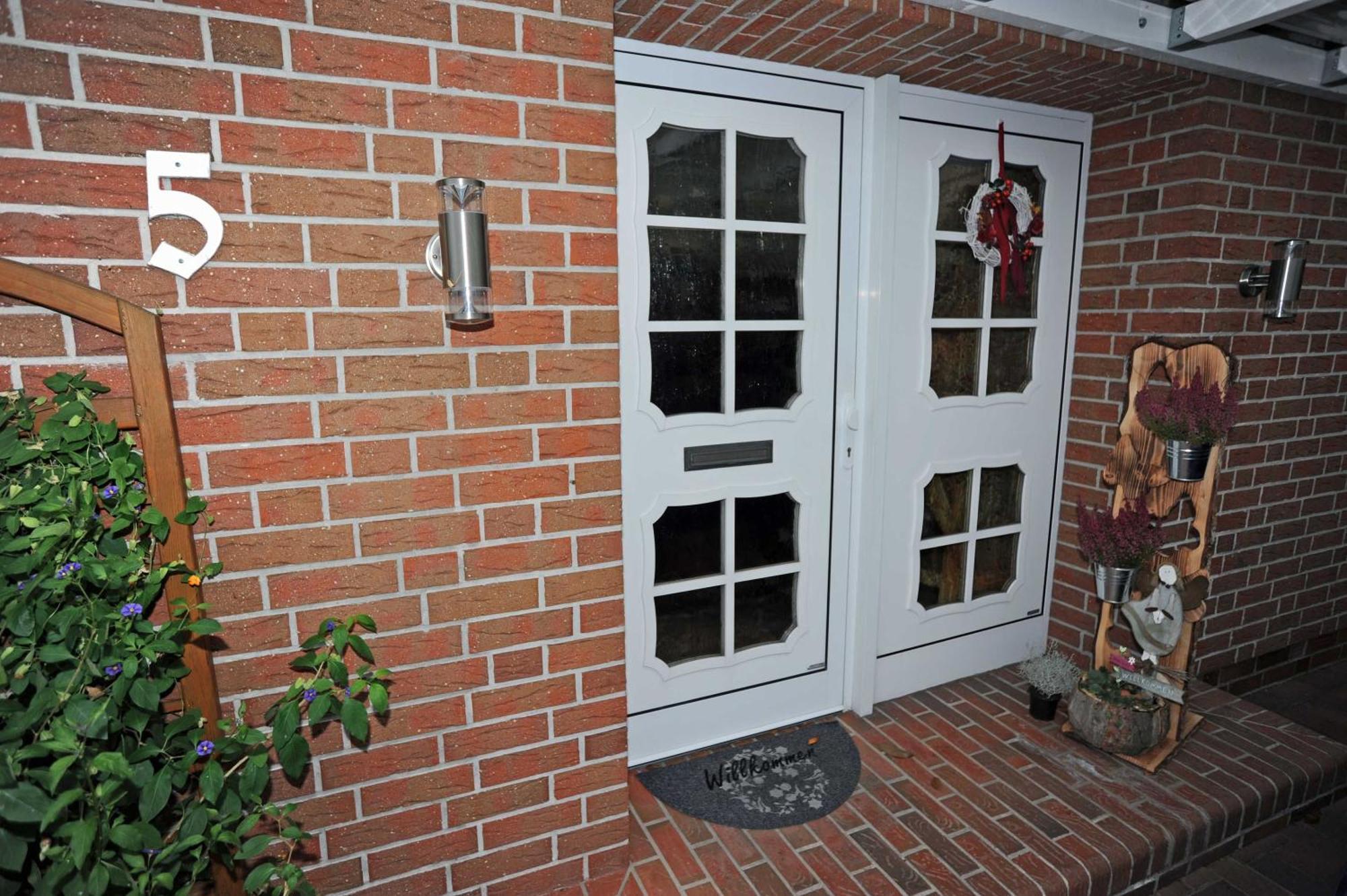 Ferienwohnung Brentano_ 65230 Moormerland المظهر الخارجي الصورة
